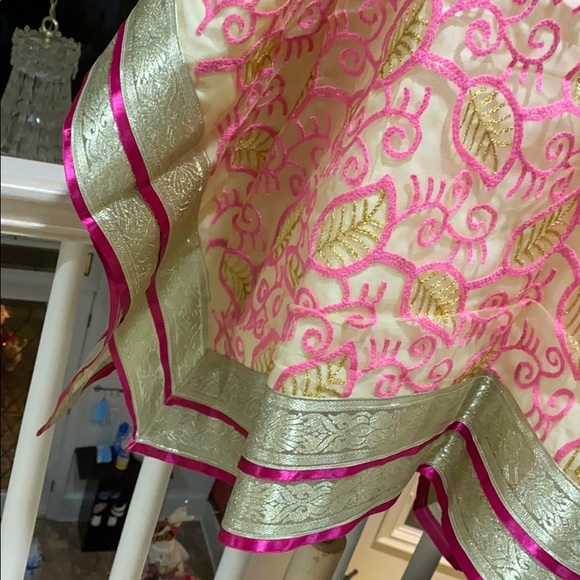 Popping out like - Picture 3 of 9